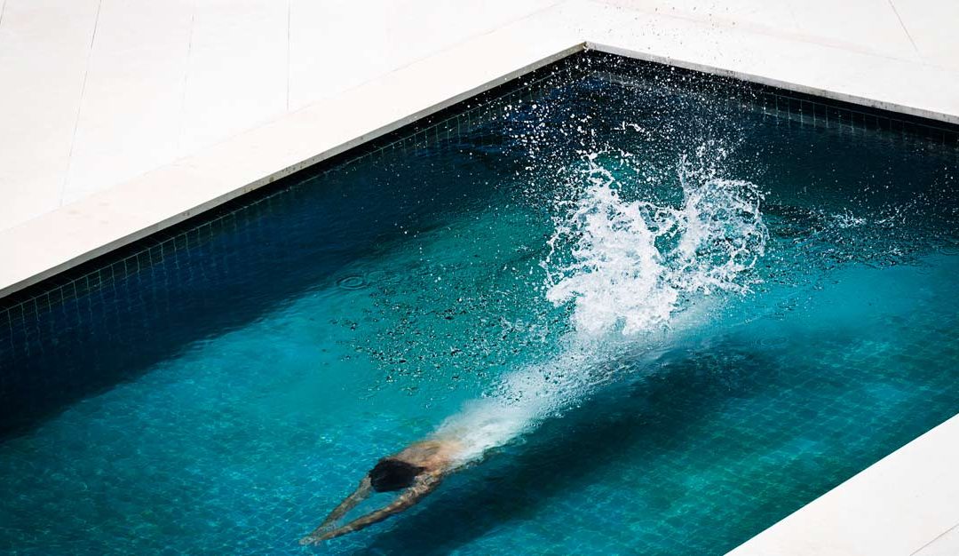 Louis Vuitton By the Pool – die atemberaubende Bast Kollektion