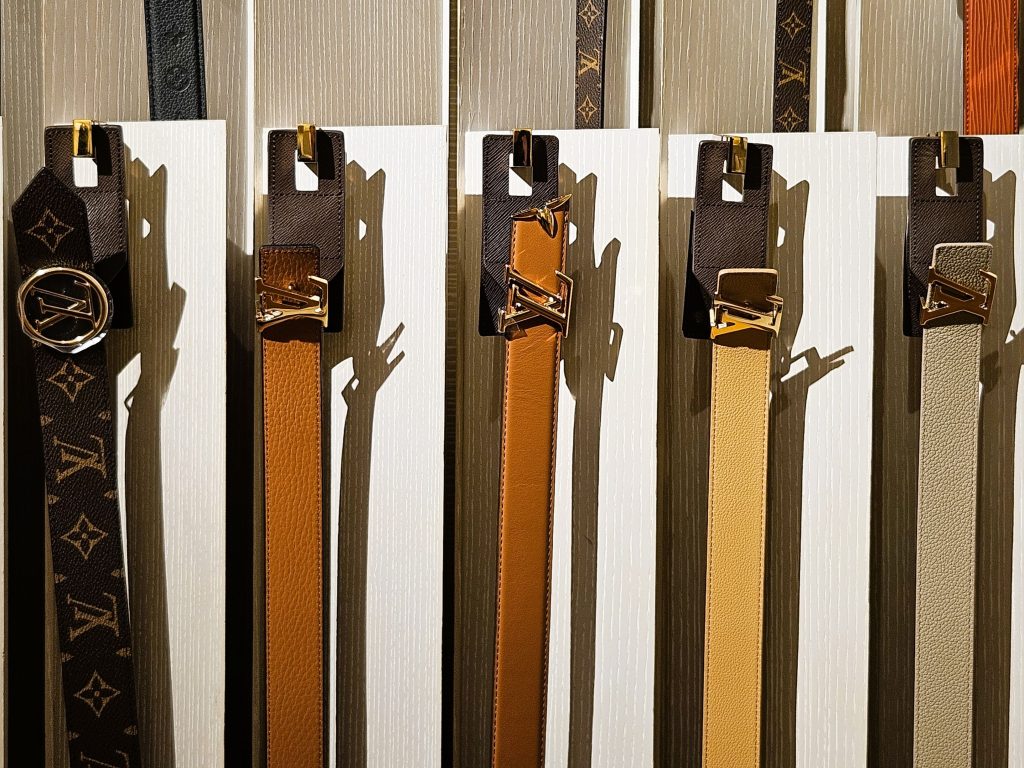 Gürtelauswahl Louis Vuitton Boutique