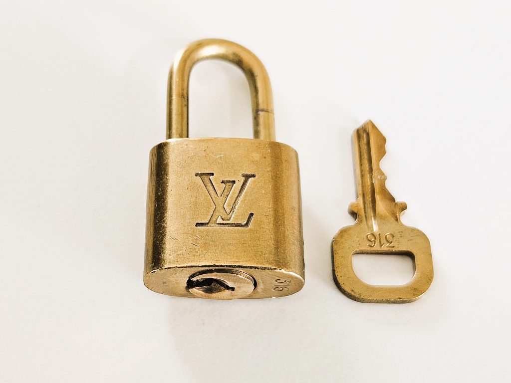 Louis Vuitton Schloss Alma mit Schlüssel